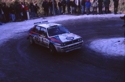 Didier Auriol - Bernard Occelli
60º Rallye Automobile de Monte-Carlo 1992. Lancia Delta HF Integrale (TO 45703S). Clasificado 1º.

Del 23 al 29 de Enero, Monte-Carlo.
Superficie: asfalto - nieve.

El Rally tenia un total de 3317.61 km de los que 628.29 km divididos en 26 tramos eran especiales (1 de ellas fue cancelada SS23 Col de Turini 3 de 22,21 Km).

Tomaron la salida 141 equipos, finalizaron 76.@
Palabras clave: Didier_Auriol;Bernard_Occelli;Lancia;Delta;Integrale;Montecarlo;1992