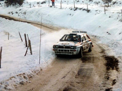 Didier Auriol - Bernard Occelli
60º Rallye Automobile de Monte-Carlo 1992. Lancia Delta HF Integrale (TO 45703S). Clasificado 1º.

Del 23 al 29 de Enero, Monte-Carlo.
Superficie: asfalto - nieve.

El Rally tenia un total de 3317.61 km de los que 628.29 km divididos en 26 tramos eran especiales (1 de ellas fue cancelada SS23 Col de Turini 3 de 22,21 Km).

Tomaron la salida 141 equipos, finalizaron 76.@
Palabras clave: Didier_Auriol;Lancia;Delta;Integrale;Montecarlo;1992;nieve