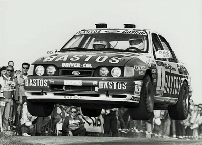 Patrick Snijers - Dany Colebunders
28º 24 Heures d'Ypres 1992. Ford Sierra RS Cosworth 4x4. Clasificado 1º.

Del 25 al 28 deJunio, Ypres, Bélgica.
Superficie: asfalto con 396.92 km cronometrados divididos en 38 tramos.

Tomaron la salida 188 equipos, finalizaron 88.@
Palabras clave: Patrick_Snijers;Ford;Sierra;Cosworth;Ypres;Belgica;1992;