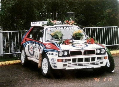 Juha Kankkunen - Juha Piironen
42º 1000 Lakes Rally 1992. Lancia Delta HF Integrale. Clasificado 2º.

Del 27 al 30 de Agosto, Laajavuori, Jyväskylä, Finlandia.
Superficie: tierra.

El Rally tenia un total de 1562.10 km de los que 524.82 km divididos en 37 tramos eran especiales.

Se inscribieron 132 equipos, tomaron la salida 127, finalizaron 61.
Palabras clave: ;Lancia;Integrale;Finlandia;1992;Parque_Cerrado