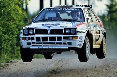 Juha Kankkunen - Juha Piironen
42º 1000 Lakes Rally 1992. Lancia Delta HF Integrale. Clasificado 2º.

Del 27 al 30 de Agosto, Laajavuori, Jyväskylä, Finlandia.
Superficie: tierra.

El Rally tenia un total de 1562.10 km de los que 524.82 km divididos en 37 tramos eran especiales.

Se inscribieron 132 equipos, tomaron la salida 127, finalizaron 61.

© François Baudin
@
Palabras clave: ;Lancia;Integrale;Finlandia;1992;