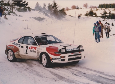 Carlos Sainz Cenamor - Luís Rodríguez Moya
60º Rallye Automobile de Monte-Carlo 1992. Toyota Celica Turbo 4WD -ST185-(K-AM 8524). Clasificado 2º.

Del 23 al 29 de Enero, Monte-Carlo.
Superficie: asfalto - nieve.

El Rally tenia un total de 3317.61 km de los que 628.29 km divididos en 26 tramos eran especiales (1 de ellas fue cancelada SS23 Col de Turini 3 de 22,21 Km).

Tomaron la salida 141 equipos, finalizaron 76.

Tramo de Burzet-Burzet
© Joan Al
@@
Palabras clave: ;Luis_Moya;Toyota_Celica;ST185;Montecarlo;1992;nieve