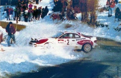 Carlos Sainz Cenamor - Luís Rodríguez Moya
60º Rallye Automobile de Monte-Carlo 1992. Toyota Celica Turbo 4WD -ST185-(K-AM 8524). Clasificado 2º.

Del 23 al 29 de Enero, Monte-Carlo.
Superficie: asfalto - nieve.

El Rally tenia un total de 3317.61 km de los que 628.29 km divididos en 26 tramos eran especiales (1 de ellas fue cancelada SS23 Col de Turini 3 de 22,21 Km).

Tomaron la salida 141 equipos, finalizaron 76.@
Palabras clave: Carlos_Sainz;Toyota_Celica;ST185;Montecarlo;1992;nieve;crash