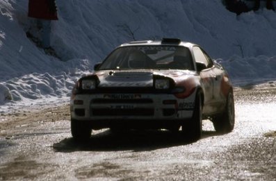 Carlos Sainz Cenamor - Luís Rodríguez Moya
60º Rallye Automobile de Monte-Carlo 1992. Toyota Celica Turbo 4WD -ST185-(K-AM 8524). Clasificado 2º.

Del 23 al 29 de Enero, Monte-Carlo.
Superficie: asfalto - nieve.

El Rally tenia un total de 3317.61 km de los que 628.29 km divididos en 26 tramos eran especiales (1 de ellas fue cancelada SS23 Col de Turini 3 de 22,21 Km).

Tomaron la salida 141 equipos, finalizaron 76.@
Palabras clave: Carlos_Sainz;Luis_Moya;Toyota_Celica;ST185;Montecarlo;1992