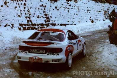 Carlos Sainz Cenamor - Luís Rodríguez Moya
60º Rallye Automobile de Monte-Carlo 1992. Toyota Celica Turbo 4WD -ST185-(K-AM 8524). Clasificado 2º.

Del 23 al 29 de Enero, Monte-Carlo.
Superficie: asfalto - nieve.

El Rally tenia un total de 3317.61 km de los que 628.29 km divididos en 26 tramos eran especiales (1 de ellas fue cancelada SS23 Col de Turini 3 de 22,21 Km).
Tomaron la salida 141 equipos, finalizaron 76.

© Joan Al.@
Palabras clave: Carlos_Sainz;Luis_Moya;Toyota_Celica;ST185;Montecarlo;1992;nieve