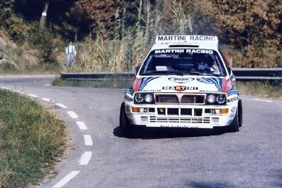 Juha Kankkunen - Juha Piironen
28º Rallye de España - Catalunya - Costa Brava 1992. Lancia Delta HF Integrale (TO 13718T). Clasificado 2º.

Del 8 al 11 de Noviembre, Lloret de Mar, Girona, Catalunya, España.
Superficie: asfalto - tierra.

El Rally tenia un total de 1,505.08 km de los que 519.65 km divididos en 29 tramos eran especiales (uno de ellos fue cancelado, SS7).

Tomaron la salida 74 equipos, finalizaron 31.@
Palabras clave: ;Lancia;Delta;Integrale;Catalunya;1992