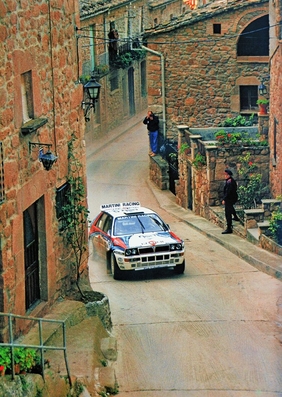 Juha Kankkunen - Juha Piironen
28º Rallye de España - Catalunya - Costa Brava 1992. Lancia Delta HF Integrale (TO 13718T). Clasificado 2º.

Foto en SS16 Rajadell - Castellfollit del Boix de 21.05 km.
A la salida del pueblo de Rajadell dirección Castellfolit del Boix. 

Del 8 al 11 de Noviembre, Lloret de Mar, Girona, Catalunya, España.
Superficie: asfalto - tierra.

El Rally tenia un total de 1,505.08 km de los que 519.65 km divididos en 29 tramos eran especiales (uno de ellos fue cancelado, SS7).

Tomaron la salida 74 equipos, finalizaron 31.@
Palabras clave: ;Lancia;Delta;Integrale;Catalunya;España;Spain;1992