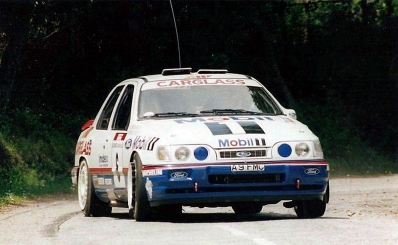 François Delecour - Daniel Grataloup
36º Tour de Corse - Rallye de France 1992. Ford Sierra Cosworth 4x4 (A9 FMC). Clasificado 2º.

Del 2 al 7 de Mayo, Ajaccio, Corcega, Francia.
Superficie: asfalto.

El Rally tenia un total de 1,164.22 Km de los que 618.37 Km divididos en 27 tramos eran especiales, (las 4 últimas fueron canceladas, SS24 Liamone - Ambiegna de 43.93 Km, SS25 Suarella - Col de Marcuccio de 25.21 Km, SS26 Bicchisano - Pila Canale de 14.47 Km, SS27 de 25.12 Km, debido a un accidente en el estadio de fútbol de Bastia en el que fallecieron 18 aficionados, D.E.P. / R.I.P.).

Se inscribieron 107 equipos, tomaron la salida 107, finalizaron 47.@
Palabras clave: ;Corse;Corcega;Ford;Sierra;Cosworth;1992