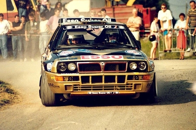 Fabrizio Tabaton - Raffaele Caliro
28º 24 Heures d'Ypres 1992. Lancia Delta HF Integrale. Clasificado 2º.

Del 25 al 28 deJunio, Ypres, Bélgica.
Superficie: asfalto con 396.92 km cronometrados divididos en 38 tramos.

Tomaron la salida 188 equipos, finalizaron 88.@
Palabras clave: ;Lancia;Delta;Integrale;Ypres;Belgica;1992