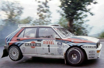 Juha Kankkunen - Juha Piironen
34º Rallye San Remo - Rallye d'Italia 1992. Lancia Delta HF Integrale (TO 13718T). Clasificado 2º.

Del 11 al 15 de Octubre, Sanremo, Italia.
Superficie: asfalto - tierra.

El Rally tení­a un total de 2064.62 km, de los que 497.03 divididos en 25 tramos eran especiales, (uno de ellos fue cancelado SS24 Vignal de 30.45 Km).

Tomaron la salida 101 equipos, finalizaron 41.@
Palabras clave: ;Juha_Piironen;Lancia;Delta;Sanremo;1992