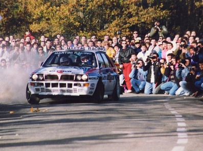 Andrea Aghini - Sauro Farnocchia
28º Rallye de España - Catalunya - Costa Brava 1992. Lancia Delta HF Integrale. Clasificado 3º.

Del 8 al 11 de Noviembre, Lloret de Mar, Girona, Catalunya, España.
Superficie: asfalto - tierra.

El Rally tenia un total de 1,505.08 Km de los que 519.65 Km divididos en 29 tramos eran especiales, (uno de ellos fue cancelado SS7).

Se inscribieron 79 equipos, tomaron la salida 74, finalizaron 31.

© Joan Al.
@
Palabras clave: Lancia;Delta;Integrale;Catalunya;1992