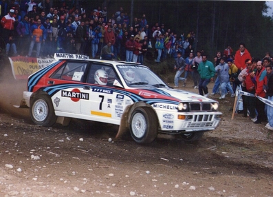 Andrea Aghini - Sauro Farnocchia
28º Rallye de España - Catalunya - Costa Brava 1992. Lancia Delta HF Integrale. Clasificado 3º.
Foto: SS19 Montmajor - Casserres de 12.62 km.

Del 8 al 11 de Noviembre, Lloret de Mar, Girona, Catalunya, España.
Superficie: asfalto - tierra.

El Rally tenia un total de 1,505.08 Km de los que 519.65 Km divididos en 29 tramos eran especiales, (uno de ellos fue cancelado SS7).

Se inscribieron 79 equipos, tomaron la salida 74, finalizaron 31.

© Joan Al.
@@
Palabras clave: Lancia;Delta;Integrale;Catalunya;España;Spain;1992