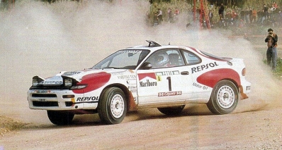 Carlos Sainz Cenamor - Luis Moya
26º Rallye de Portugal - Vinho do Porto 1992. Toyota Celica Turbo 4WD -ST185- (K-AM 8202). Clasificado 3º.

Del 3 al 7 de Marzo, Portugal.
Superficie: tierra.

El Rally tenia un total de 2211.17 km de los que 577.38 km divididos en 40 tramos, eran especiales.

Se inscribieron 114 equipos, tomaron la salida 100, finalizaron 31.@
Palabras clave: ;Toyota;Celica;ST185;1992;Portugal