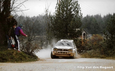 Alessandro (Alex) Fiorio - Vittorio Brambilla
28º Rallye de España - Catalunya - Costa Brava 1992. Lancia Delta HF Integrale (TO 53226S). Clasificado 4º.

Del 8 al 11 de Noviembre, Lloret de Mar, Girona, Catalunya, España.
Superficie: asfalto - tierra.

El Rally tenia un total de 1,505.08 Km de los que 519.65 Km divididos en 29 tramos eran especiales, (uno de ellos fue cancelado SS7).

Se inscribieron 79 equipos, tomaron la salida 74, finalizaron 31.

© Filip Van den Bogaert
@
Palabras clave: ;Lancia;Delta;Integrale;Catalunya;1992;España;Spain