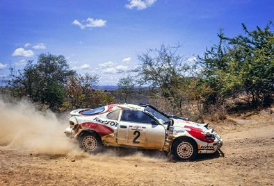 Mikael Ericsson - Nicky Grist
40º Martini Safari Rally Kenya 1992. Toyota Celica Turbo 4WD -ST185- (K-AM 2504). Clasificado 4º.

Del 27 de Marzo al 1 de Abril, Nairobi, Kenya, África.
Superficie: tierra.

El Rally tenia un total de 4387.84 km con 105 controles horarios.

Tomaron la salida 47 equipos, finalizaron 21.@
Palabras clave: ;Toyota;Celica;ST185;Safari;1992