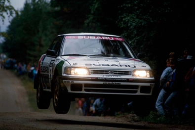 Ari Vatanen - Bruno Berglund
42º 1000 Lakes Rally 1992. Subaru Legacy RS (J 140 PWL). Clasificado 6º.

Del 27 al 30 de Agosto, Laajavuori, Jyväskylä, Finlandia.
Superficie: tierra.

El Rally tenia un total de 1562.10 km de los que 524.82 km divididos en 37 tramos eran especiales.

Se inscribieron 132 equipos, tomaron la salida 127, finalizaron 61.@
Palabras clave: ;Subaru;Legacy;Finlandia;1992;