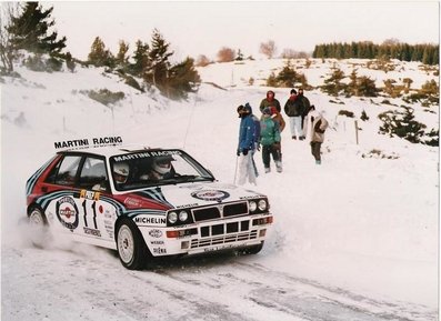 Philippe Bugalski - Denis Giraudet
60º Rallye Automobile de Monte-Carlo 1992. Lancia Delta HF Integrale (TO 45702S). Clasificado 5º.

Del 23 al 29 de Enero, Monte-Carlo.
Superficie: asfalto - nieve.

El Rally tenia un total de 3317.61 km de los que 628.29 km divididos en 26 tramos eran especiales (1 de ellas fue cancelada SS23 Col de Turini 3 de 22,21 Km).

Tomaron la salida 141 equipos, finalizaron 76.@
Palabras clave: Philippe_Bugalski;Denis_Giraudet;Lancia;Delta;HF;Integrale;Montecarlo;1992;nieve