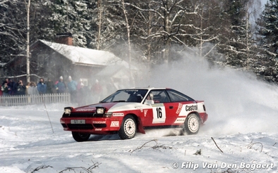 Leif Asterhag - Christina (Tina) Thörner
41º International Suecia Rally 1992. Toyota Celica GT-4 -ST165- (GT4). Clasificado 5º.

Del 12 al 17 de Febrero, Karlstad, Suecia.
Superficie: nieve - hielo.

El Rally tenia un total de 1673.00 Km de los que 571.19 Km divididos en 31 tramos eran especiales.

Se inscribieron 94 equipos, tomaron la salida 94, finalizaron 46.

© Filip Van Den Bogaert
@
Palabras clave: Toyota;Celica;Suecia;1992;nieve