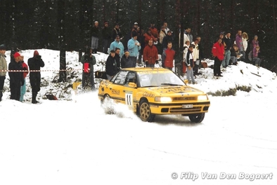 Per Eklund - Johnny Johansson
41º International Suecia Rally 1992. Subaru Legacy RS (G87 VUD). Clasificado 6º.

Del 12 al 17 de Febrero, Karlstad, Suecia.
Superficie: nieve - hielo.

El Rally tenia un total de 1673.00 Km de los que 571.19 Km divididos en 31 tramos eran especiales.

Se inscribieron 94 equipos, tomaron la salida 94, finalizaron 46.

© Filip Van Den Bogaert
@
Palabras clave: ;Subaru;Legacy;Suecia;1992;Nieve