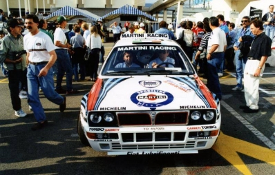 Andrea Aghini - Sauro Farnocchia
36º Tour de Corse - Rallye de France 1992. Lancia Delta HF Integrale (TO 45702S). Clasificado 6º.

Del 2 al 7 de Mayo, Ajaccio, Corcega, Francia.
Superficie: asfalto.

El Rally tenia un total de 1,164.22 Km de los que 618.37 Km divididos en 27 tramos eran especiales, (las 4 últimas fueron canceladas, SS24 Liamone - Ambiegna de 43.93 Km, SS25 Suarella - Col de Marcuccio de 25.21 Km, SS26 Bicchisano - Pila Canale de 14.47 Km, SS27 de 25.12 Km, debido a un accidente en el estadio de fútbol de Bastia en el que fallecieron 18 aficionados, D.E.P. / R.I.P.).

Se inscribieron 107 equipos, tomaron la salida 107, finalizaron 47.@
Palabras clave: ;Lancia;Delta;Integrale;Corcega;1992;Corse