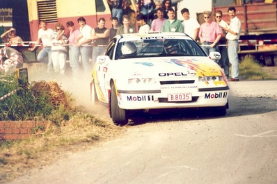 Bruno Thiry - Stéphane Prévot
28º 24 Heures d'Ypres 1992. Opel Calibra 16V. Clasificado 6º.

Del 25 al 28 deJunio, Ypres, Bélgica.
Superficie: asfalto con 396.92 km cronometrados divididos en 38 tramos.

Tomaron la salida 188 equipos, finalizaron 88.@
Palabras clave: Bruno_Thiry;Opel;Calibra;Ypres;Belgica;1992