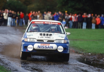Tommi Makinen - Seppo Harjanne
48º Lombard RAC Rally 1992. Nissan Sunny GTI-R (J6 NME). Clasificado 8º.

Del 22 al 25 de Noviembre, Chester, Cheshire, Inglaterra.
Superficie: tierra.

El Rally tenia un total de 2596.53 km de los que 565.41 km divididos en 34 tramos eran especiales (una de ellas fue cancelada SS24 Kershope de 33.03 Km).

Se inscribieron 162 equipos, tomaron la salida 157, finalizaron 101.@
Palabras clave: ;Nissan;Sunny;GTI-R;Gran_Bretaña;1992