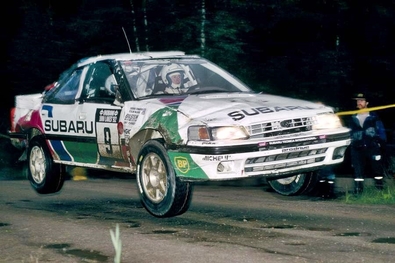 Colin McRae - Derek Ringer
42º 1000 Lakes Rally 1992. Subaru Legacy RS (JI 75 SFC). Clasificado 8º.
Subaru Rally Team Europe

Del 27 al 30 de Agosto, Laajavuori, Jyväskylä, Finlandia.
Superficie: tierra.

El Rally tenia un total de 1562.10 km de los que 524.82 km divididos en 37 tramos eran especiales.

Se inscribieron 132 equipos, tomaron la salida 127, finalizaron 61.@
Palabras clave: Subaru;Legacy;Finlandia;1992