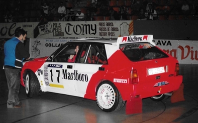 Javier Diego Pedro - Icíar Muguerza
28º Rallye de España - Catalunya - Costa Brava 1992. Lancia Delta HF Integrale (TO 23902P). Clasificado 8º.

Del 8 al 11 de Noviembre, Lloret de Mar, Girona, Catalunya, España.
Superficie: asfalto - tierra.

El Rally tenia un total de 1,505.08 Km de los que 519.65 Km divididos en 29 tramos eran especiales, (uno de ellos fue cancelado SS7).

Se inscribieron 79 equipos, tomaron la salida 74, finalizaron 31.

© Filip Van den Bogaert
@
Palabras clave: Lancia;Delta;Integrale;Catalunya;1992;España;Spain
