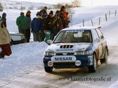 Tommi Mäkinen - Seppo Harjanne
60º Rallye Automobile de Monte-Carlo 1992. Nissan Sunny GTI-R (J3 NME). Clasificado 9º.

Del 23 al 29 de Enero, Monte-Carlo.
Superficie: asfalto / nieve / hielo.

El Rally tenia un total de 3339.82 km de los que 606.08 km km divididos en 26 tramos eran especiales, (1 de ellas fue cancelada SS23 Col de Turini 3 de 22,21 Km).

Tomaron la salida 141 equipos, finalizaron 76.@
Palabras clave: ;Nissan;Sunny;Montecarlo;1992;nieve