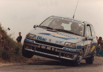 Jean Ragnotti - Gilles Thimonier
36º Tour de Corse - Rallye de France 1992. Renault Clio 16V (694 ANC 91). Clasificado 9º.

Del 2 al 7 de Mayo, Ajaccio, Corcega, Francia.
Superficie: asfalto.

El Rally tenia un total de 1,164.22 Km de los que 618.37 Km divididos en 27 tramos eran especiales, (las 4 últimas fueron canceladas, SS24 Liamone - Ambiegna de 43.93 Km, SS25 Suarella - Col de Marcuccio de 25.21 Km, SS26 Bicchisano - Pila Canale de 14.47 Km, SS27 de 25.12 Km, debido a un accidente en el estadio de fútbol de Bastia en el que fallecieron 18 aficionados, D.E.P. / R.I.P.).

Se inscribieron 107 equipos, tomaron la salida 107, finalizaron 47.@
Palabras clave: ;Renault;Clio;Corse;Corcega;1992