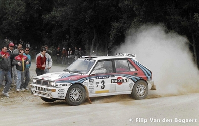 Didier Auriol - Bernard Occelli
28º Rallye de España - Catalunya - Costa Brava 1992. Lancia Delta HF Integrale (TO 13721T). Clasificado 10º.

Del 8 al 11 de Noviembre, Lloret de Mar, Girona, Catalunya, España.
Superficie: asfalto - tierra.

El Rally tenia un total de 1,505.08 Km de los que 519.65 Km divididos en 29 tramos eran especiales, (uno de ellos fue cancelado SS7).

Se inscribieron 79 equipos, tomaron la salida 74, finalizaron 31.

© Filip Van den Bogaert
@
Palabras clave: Didier_Auriol;Lancia;Delta;Integrale;Catalunya;1992;España;Spain