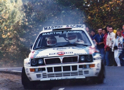 Didier Auriol - Bernard Occelli
28º Rallye de España - Catalunya - Costa Brava 1992. Lancia Delta HF Integrale (TO 13721T). Clasificado 10º.
Foto: Alpens - Les Lloses.

Del 8 al 11 de Noviembre, Lloret de Mar, Girona, Catalunya, España.
Superficie: asfalto - tierra.

El Rally tenia un total de 1,505.08 Km de los que 519.65 Km divididos en 29 tramos eran especiales, (uno de ellos fue cancelado SS7).

Se inscribieron 79 equipos, tomaron la salida 74, finalizaron 31.

© Joan Al
@
Palabras clave: Didier_Auriol;Lancia;Delta;Integrale;Catalunya;1992