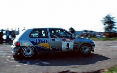 Alain Oreille - Jean-Marc Andrie
36º Tour de Corse - Rallye de France 1992. Renault Clio 16V (912 ANG 91). Clasificado 10º.

Del 2 al 7 de Mayo, Ajaccio, Corcega, Francia.
Superficie: asfalto.

El Rally tenia un total de 1,164.22 Km de los que 618.37 Km divididos en 27 tramos eran especiales, (las 4 últimas fueron canceladas, SS24 Liamone - Ambiegna de 43.93 Km, SS25 Suarella - Col de Marcuccio de 25.21 Km, SS26 Bicchisano - Pila Canale de 14.47 Km, SS27 de 25.12 Km, debido a un accidente en el estadio de fútbol de Bastia en el que fallecieron 18 aficionados, D.E.P. / R.I.P.).

Se inscribieron 107 equipos, tomaron la salida 107, finalizaron 47.@
Palabras clave: ;Renault;Clio;Corse;Corcega;1992