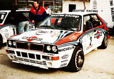 Didier Auriol - Bernard Occelli
26º Rallye de Portugal - Vinho do Porto 1992. Lancia Delta HF Integrale (TO 53227S). Abandonó por motor en SS3 Montejunto de 9,50 Km.

Del 3 al 7 de Marzo, Portugal.
Superficie: tierra.

El Rally tenia un total de 2211.17 km de los que 577.38 km divididos en 40 tramos, eran especiales.

Se inscribieron 114 equipos, tomaron la salida 100, finalizaron 31.@
Palabras clave: Didier_Auriol;Lancia;Delta;Integrale;Portugal;1992