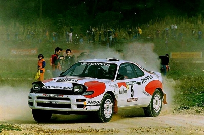 Armin Schwarz - Arne Hertz
26º Rallye de Portugal - Vinho do Porto 1992. Toyota Celica Turbo 4WD -ST185- (K-AM 2234). Abandonó por accidente en SS37 Amoreira de 15.90 Km.

Del 3 al 7 de Marzo, Portugal.
Superficie: tierra.

El Rally tenia un total de 2211.17 km de los que 577.38 km divididos en 40 tramos, eran especiales.

Se inscribieron 114 equipos, tomaron la salida 100, finalizaron 31.@
Palabras clave: ;Toyota;Celica;ST185;Portugal;1992
