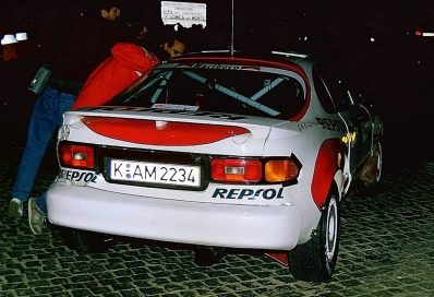 Armin Schwarz - Arne Hertz
26º Rallye de Portugal - Vinho do Porto 1992. Toyota Celica Turbo 4WD -ST185- (K-AM 2234). Abandonó por accidente en SS37 Amoreira de 15.90 Km.

Del 3 al 7 de Marzo, Portugal.
Superficie: tierra.

El Rally tenia un total de 2211.17 km de los que 577.38 km divididos en 40 tramos, eran especiales.

Se inscribieron 114 equipos, tomaron la salida 100, finalizaron 31.@
Palabras clave: ;Toyota;Celica;ST185;Portugal;1992