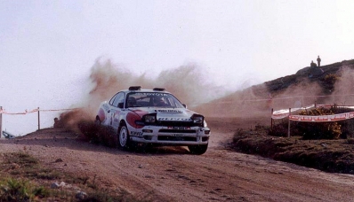 Armin Schwarz - Arne Hertz
26º Rallye de Portugal - Vinho do Porto 1992. Toyota Celica Turbo 4WD -ST185- (K-AM 2234). Abandonó por accidente en SS37 Amoreira de 15.90 Km.

Del 3 al 7 de Marzo, Portugal.
Superficie: tierra.

El Rally tenia un total de 2211.17 km de los que 577.38 km divididos en 40 tramos, eran especiales.

Se inscribieron 114 equipos, tomaron la salida 100, finalizaron 31.@
Palabras clave: ;Toyota;Celica;ST185;Portugal;1992