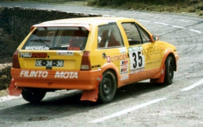 Adruzilo Lopes - Antonio Abreu
26º Rallye de Portugal - Vinho do Porto 1992. Citröen AX Sport (OE-38-36). Abandonó en SS22 Montim 2 de 5.00 km desconocemos el motivo.

Del 3 al 7 de Marzo, Portugal.
Superficie: tierra.

El Rally tenia un total de 2211.17 km de los que 577.38 km divididos en 40 tramos, eran especiales.

Se inscribieron 114 equipos, tomaron la salida 100, finalizaron 31.@
Palabras clave: Citroen;AX;Sport;Portugal;1992