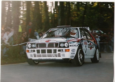 Didier Auriol - Bernard Occelli
34º Rallye San Remo - Rallye d'Italia 1992. Lancia Delta HF Integrale (TO 13717T). Abandonó por accidente en SS1 Coldirodi 1 de 12.35 Km.

Del 11 al 15 de Octubre, Sanremo, Italia.
Superficie: asfalto - tierra.

El Rally tení­a un total de 2064.62 km, de los que 497.03 divididos en 25 tramos eran especiales, (uno de ellos fue cancelado SS24 Vignal de 30.45 Km).

Tomaron la salida 101 equipos, finalizaron 41.@
Palabras clave: Lancia;Delta;Sanremo;1992
