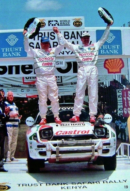 Juha Kankkunen - Juha Piironen
 41º Trust Bank Safari Rally 1993. Toyota Celica Turbo 4WD (ST185). Clasificado 1º.

Del 8 al 12 de Abril, Nairobi, Kenya, Africa.
Superficie: tierra.

El Rally tenia un total de 2116.50 km con 79 controles horarios.

Tomaron la salida 44 equipos, finalizaron 17.@
Palabras clave: ;Juha_Piironen;Toyota;Celica;Turbo;ST185;Safari;1993;Personajes;Podium