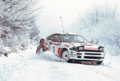 Juha Kankkunen - Nicky Grist
49º Network Q RAC Rally 1993. Toyota Celica Turbo 4WD -ST185- (K-AM 828). Clasificado 1º.

Del 21 al 24 de Noviembre, Birmingham, Inglaterra.
Superficie: tierra - nieve.

El Rally tenia un total de 2628.12 km de los que 547.94 km divididos en 35 tramos eran especiales.

Se inscribieron 171 equipos, tomaron la salida 165, finalizaron 94.@
Palabras clave: ;Toyota;Celica;ST185;Inglaterra;1993;RAC_Rally;Nieve