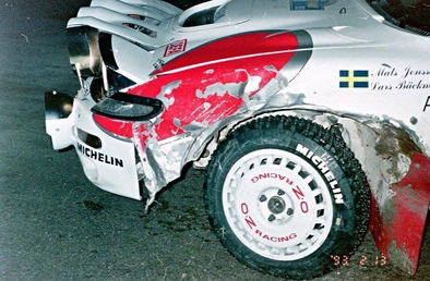 Mats Jonsson - Lars Backman
42º International Swedish Rally 1993. Toyota Celica Turbo 4WD -ST185- (K-AM 7462). Clasificado 1º.

Del 11 al 14 de Febrero, Karlstad.
Superficie: nieve - hielo.

El Rally teni­a un total de 1431.32 km de los que 519.63 km divididos en 28 tramos eran especiales.

Se inscribieron 106 equipos, tomaron la salida 109, finalizaron 52.@
Palabras clave: Toyota;Celica;4WD;ST185;Suecia;1993
