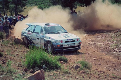 Miki Biasion - Tiziano Siviero
40º Acrópolis Rally 1993. Ford Escort RS Cosworth (K746 GOO). Clasificado 1º.

Del 29 de Mayo al  2 de Junio, Atenas, Grecia.

El Rally tenia un total de 1652.38 km de los que 545.39 km divididos en 36 tramos, eran especiales.

Tomaron la salida 93 equipos, finalizaron 46.@
Palabras clave: Miki_Biasion;Ford;Escort;Cosworth;Grecia;Acropolis;1993