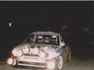 François Delecour - Daniel Grataloup
29º Rallye Catalunya - Costa Brava - Rallye de España 1993. Ford Escort RS Cosworth (L421 NHK). Clasificado 1º.

Del 1 al 4 de Noviembre, Lloret de Mar, Girona, Catalunya, España.
Superficie: asfalto.

El Rally tenia un total de 1750.85 km de los que 513.60 km divididos en 29 tramos eran especiales.

Se inscribieron 100 equipos, tomaron la salida 95, finalizaron 39.

© Joan Al
Tramo Collsaplana
@@
Palabras clave: ;Ford;Escort;Cosworth;Catalunya;Costa_Brava;1993;España;Spain