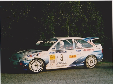 François Delecour - Daniel Grataloup
29º Rallye Catalunya - Costa Brava - Rallye de España 1993. Ford Escort RS Cosworth (L421 NHK). Clasificado 1º.

Del 1 al 4 de Noviembre, Lloret de Mar, Girona, Catalunya, España.
Superficie: asfalto.

El Rally tenia un total de 1750.85 km de los que 513.60 km divididos en 29 tramos eran especiales.

Se inscribieron 100 equipos, tomaron la salida 95, finalizaron 39.

© Joan Al
Tramo La Riba
@@
Palabras clave: ;Ford;Escort;Cosworth;Catalunya;Costa_Brava;1993;España;Spain