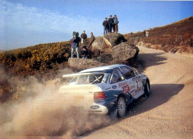 Massimo (Miki) Biaison - Tiziano Siviero
27º Rallye de Portugal - Vinho do Porto 1993. Ford Escort RS Cosworth (K746 GOO). Clasificado 2º.

Del 3 al 6 de Marzo, Portugal.
Superficie: asfalto - tierra.

El Rally tenia un total de 2164.91 km de los que 576.13 km divididos en 38 tramos eran especiales (una de ellas fue cancelada SS10 Caramulo de 14.08 Km).

Se inscribieron 90 equipos, tomaron la salida 84, finalizaron 32.@
Palabras clave: ;Tiziano_Siviero;Portugal;Ford;Escort;Cosworth;1993