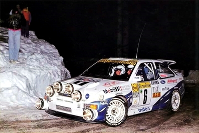 François Delecour - Daniel Grataloup
61º Rallye Automobile de Monte-Carlo 1993. Ford Escort RS Cosworth (K748 GOO). Clasificado 2º.

Del 21 al 27 de Enero, Monaco.
Superficie: asfalto - nieve.

El Rally tenia un total de 3086.00 km de los que 593.62 km divididos en 22 tramos, eran especiales.

Se inscribieron 182 equipos, tomaron la salida 167, finalizaron 86.@
Palabras clave: ;Cosworth;Ford;Escort;Montecarlo;1993
