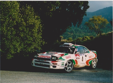 Didier Auriol - Bernard Occelli
29º Rallye Catalunya - Costa Brava - Rallye de España 1993. Toyota Celica Turbo 4WD -ST185- (K-AM 54). Clasificado 2º.

Del 1 al 4 de Noviembre, Lloret de Mar, Girona, Catalunya, España.
Superficie: asfalto.

El Rally tenia un total de 1750.85 km de los que 513.60 km divididos en 29 tramos eran especiales.

Se inscribieron 100 equipos, tomaron la salida 95, finalizaron 39.

© Joan Al
Tramo La Riba
@@
Palabras clave: Didier_Auriol;Toyota;Celica;ST185;Catalunya;1993;España;Spain