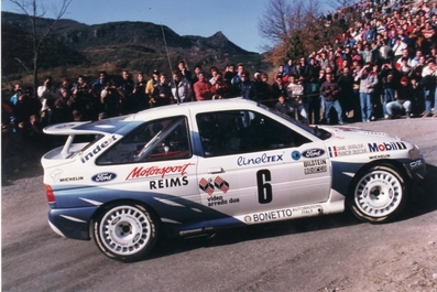 François Delecour - Daniel Grataloup
61º Rallye Automobile de Monte-Carlo 1993. Ford Escort RS Cosworth (K748 GOO). Clasificado 2º.

Del 21 al 27 de Enero, Monaco.
Superficie: asfalto - nieve.

El Rally tenia un total de 3086.00 km de los que 593.62 km divididos en 22 tramos, eran especiales.

Se inscribieron 182 equipos, tomaron la salida 167, finalizaron 86.@
Palabras clave: ;Cosworth;Ford;Escort;Montecarlo;1993
