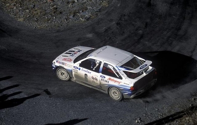 François Delecour - Daniel Grataloup
61º Rallye Automobile de Monte-Carlo 1993. Ford Escort RS Cosworth (K748 GOO). Clasificado 2º.

Del 21 al 27 de Enero, Monaco.
Superficie: asfalto - nieve.

El Rally tenia un total de 3086.00 km de los que 593.62 km divididos en 22 tramos, eran especiales.

Se inscribieron 182 equipos, tomaron la salida 167, finalizaron 86.@
Palabras clave: ;Cosworth;Ford;Escort;Montecarlo;1993